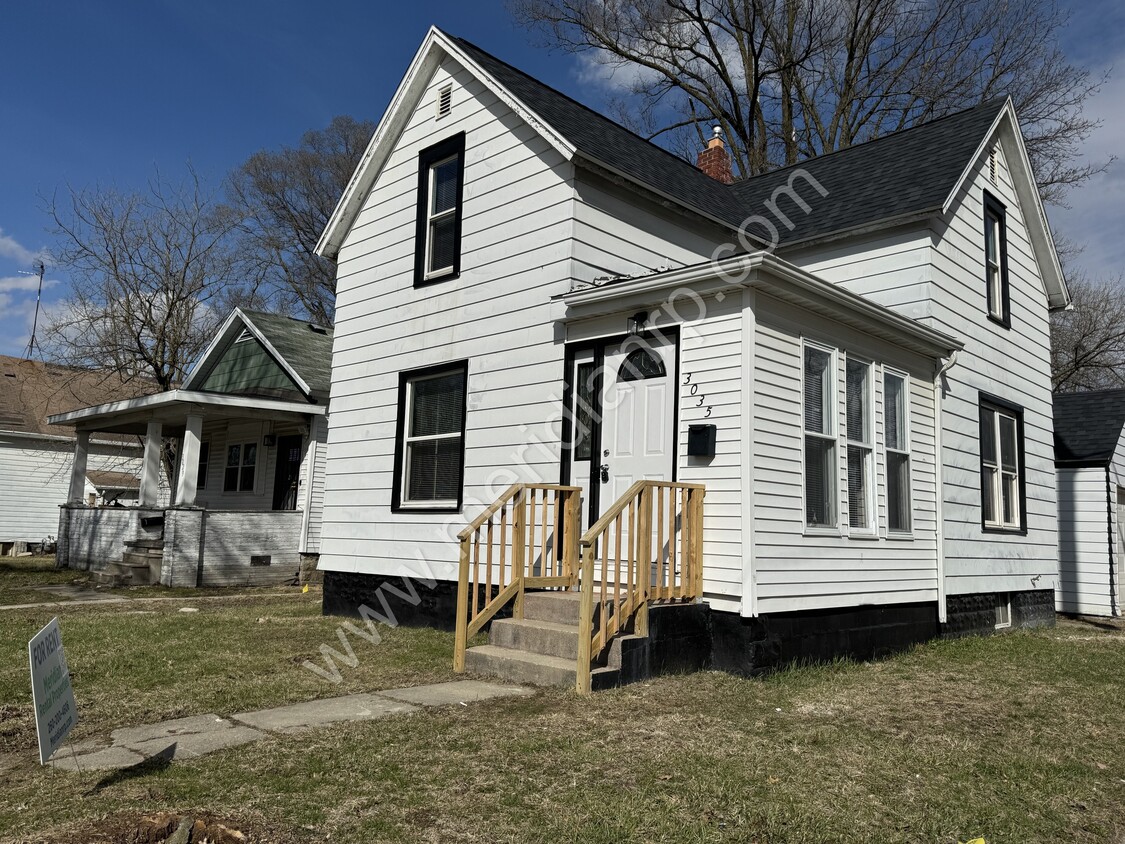 Primary Photo - 3035 Bowser Ave