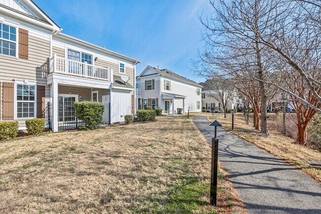 Foto del edificio - Suffolk Condo- Ready for move in