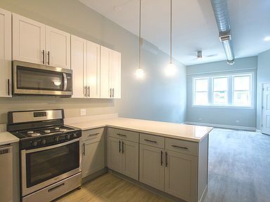 Building Photo - 2004 W 19th St