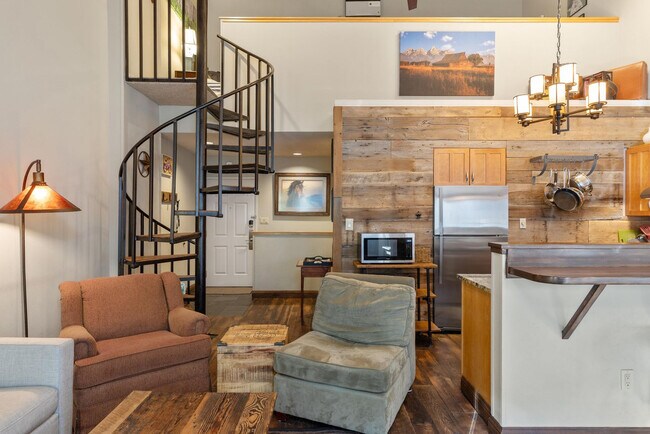 Foto del edificio - 280 Mahoney Dr