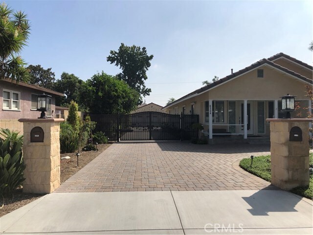Foto del edificio - 6136 Camellia Ave