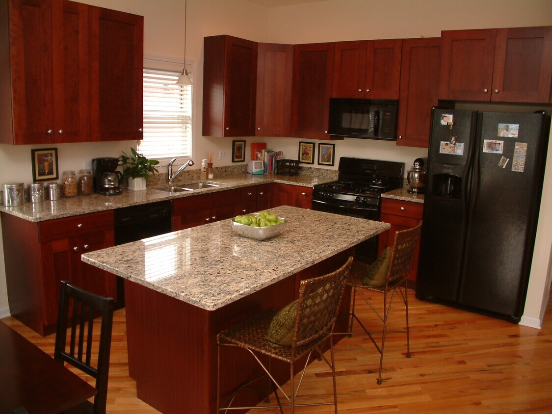 Foto principal - 1522 W Greenleaf Ave