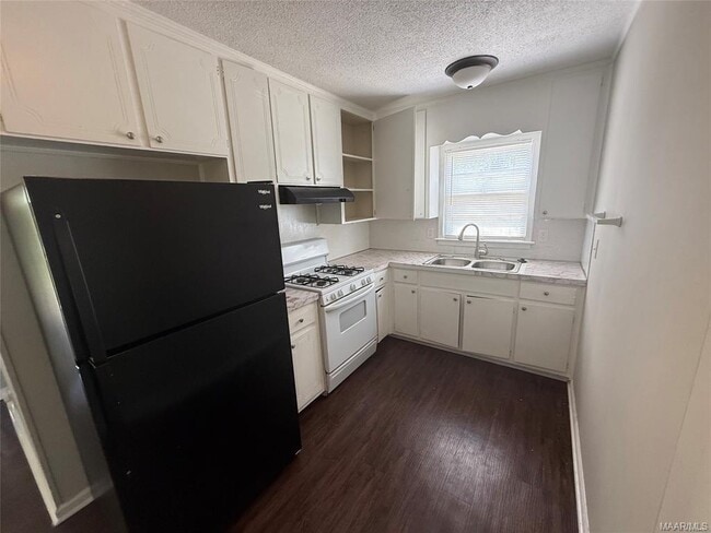 Foto del edificio - 3211 Hackberry Ln
