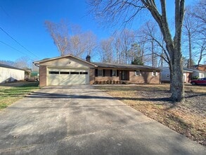 Building Photo - 1511 Manning Pl