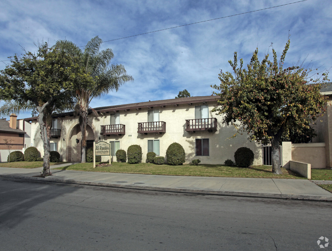 Building Photo - El Pueblo