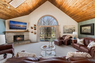 Building Photo - 214 Berry Rd