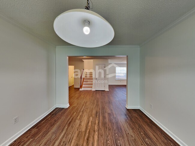 Foto del edificio - 1014 Holly Park Dr