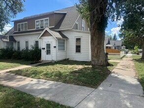 Building Photo - 2020 Maxwell Ave