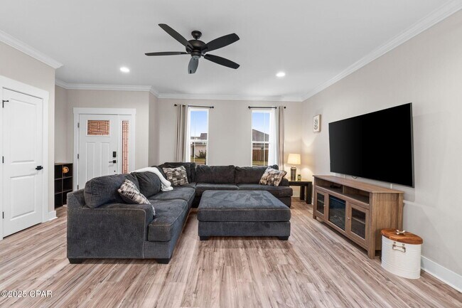 Building Photo - 4419 Conifer Ln