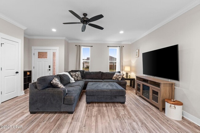 Foto del edificio - 4419 Conifer Ln