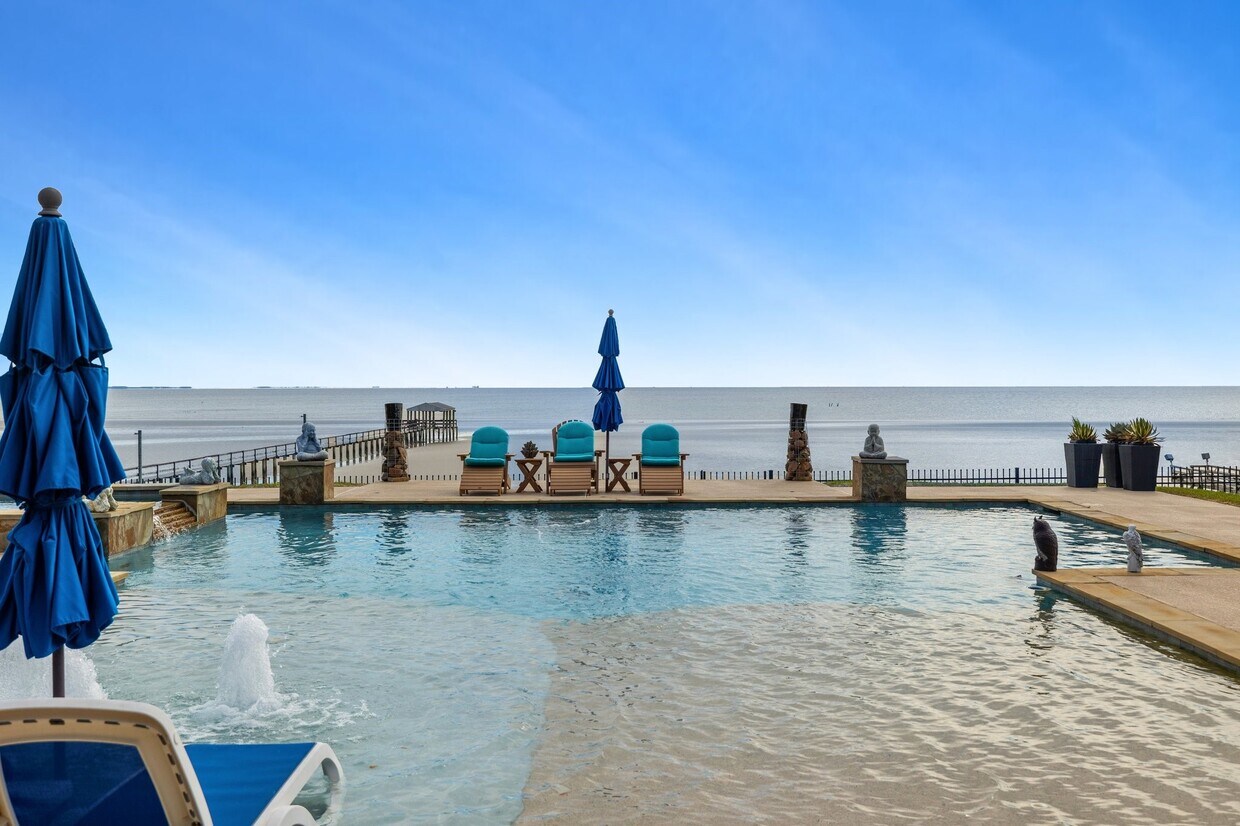 Foto principal - 12734 Tri City Beach Rd