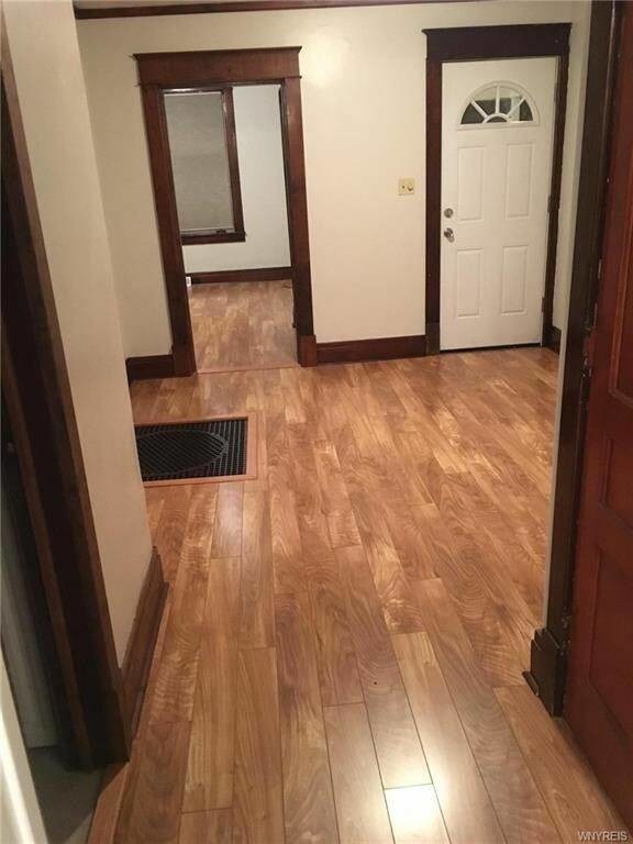 Primary Photo - 25 Oakwood Ave