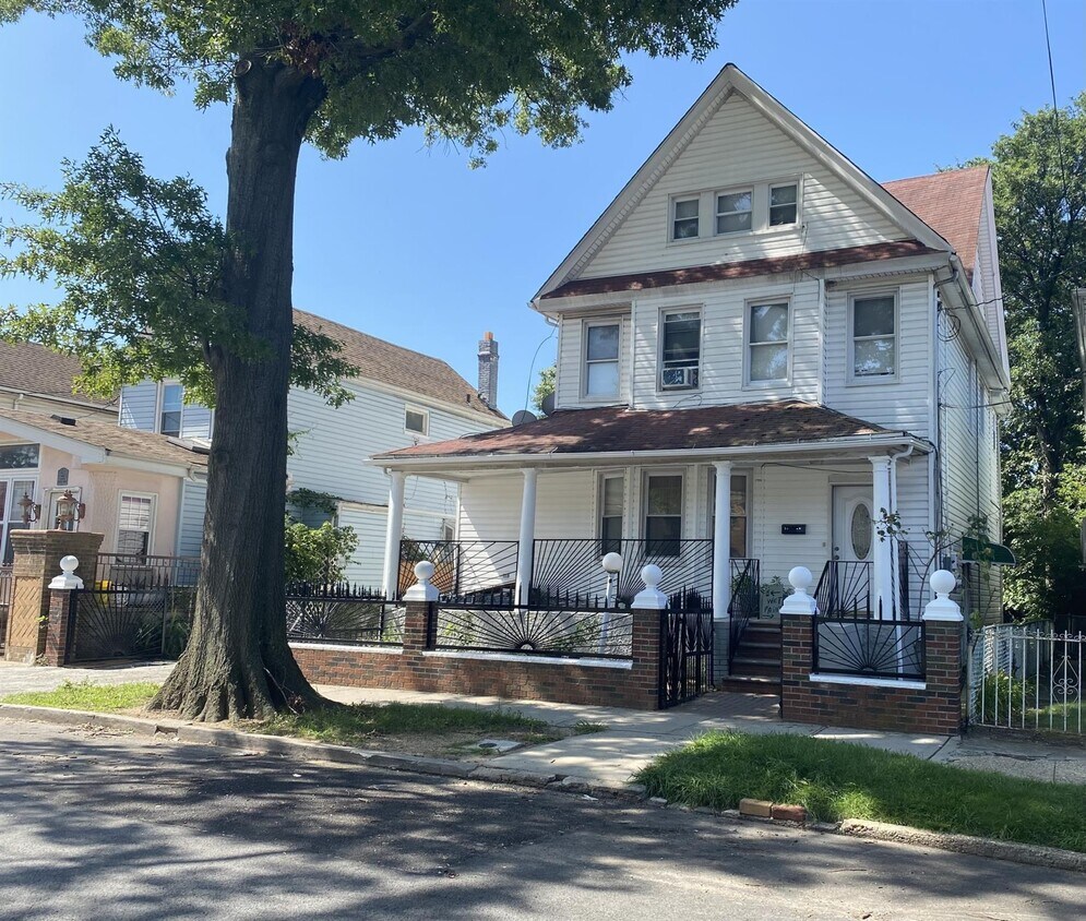 Foto principal - 117-24-117164 164th St