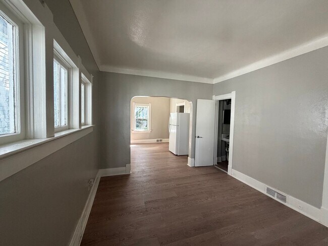 Building Photo - 1705 Marlow Rd