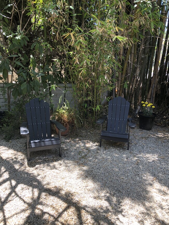Courtyard - 11450 Riverside Dr