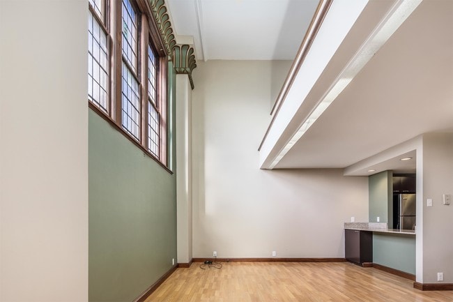 Building Photo - 1052 S Kingshighway Blvd