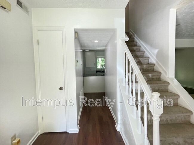 Building Photo - 10440 Virginia Pine Ln