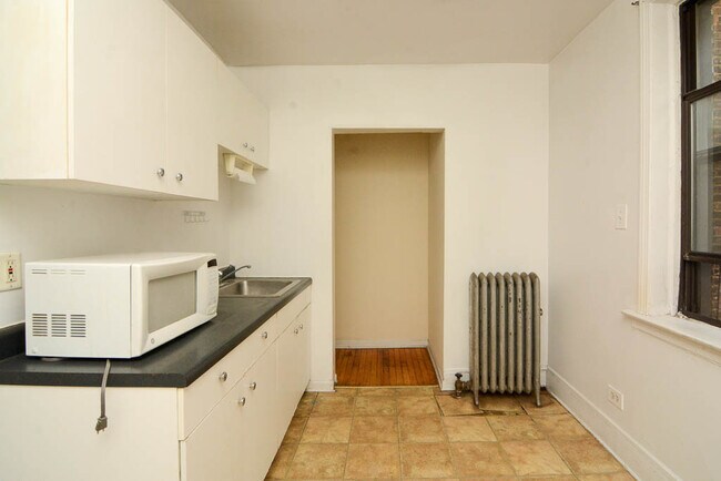 Building Photo - 2330 Spaulding