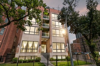 Building Photo - 6157 N Kenmore Ave