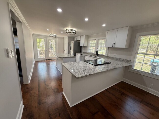 Foto del edificio - Country Charm Meets Modern Updates