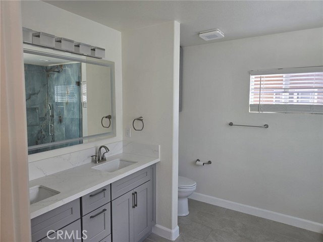 Building Photo - 9427 Lemona Ave