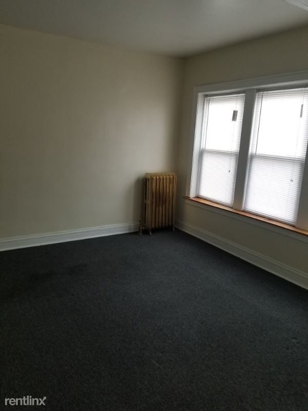 Building Photo - 2 br, 1 bath Apartment - 1740 E. 73 St