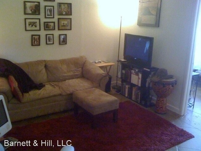 Building Photo - 1 br, 1 bath Apartment - 1415 Sewell St.