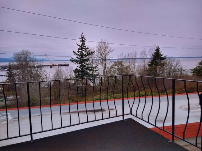 Cubierta - 1014 11th St