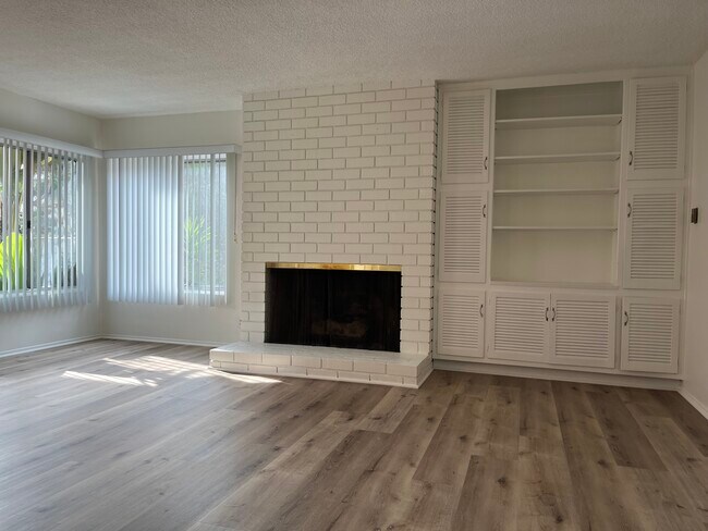 Foto del edificio - 1262 Barry Ave