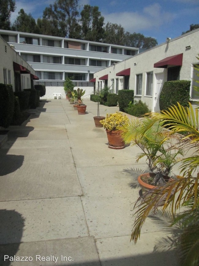 Building Photo - 3945 Long Beach Blvd