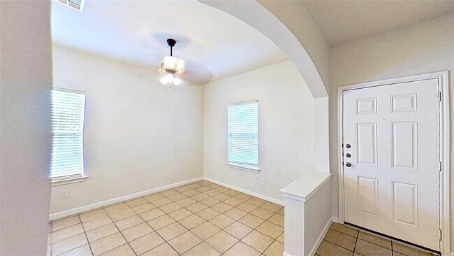 Building Photo - 308 Rinehardt St