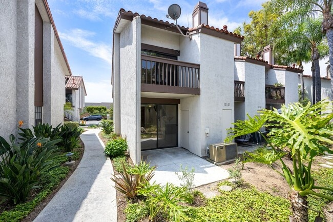 Building Photo - 319 Molokai Dr