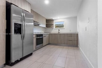 Building Photo - 1481 SW 49th Ave