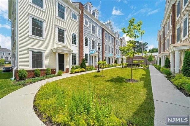 Building Photo - 229 Bradley Dr