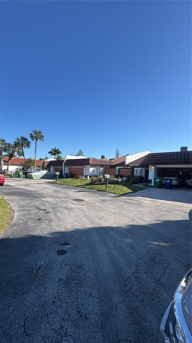 Foto del edificio - 534 NE 195th St