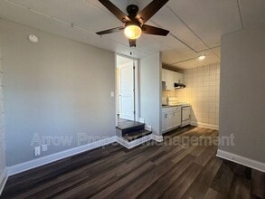 Building Photo - 877 N 26