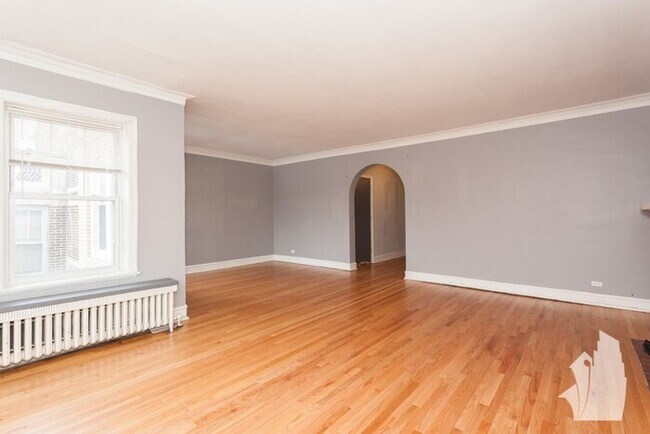 Building Photo - 1406 W Thorndale Ave
