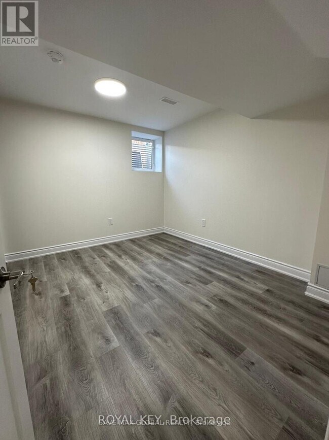 Photo du bâtiment - 28 Kalmia Rd