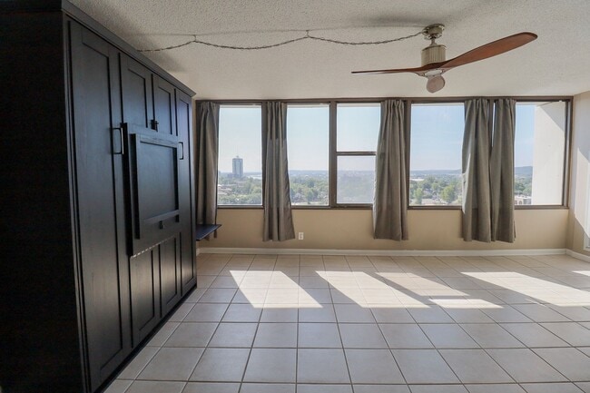 Foto del edificio - 410 W 7th St