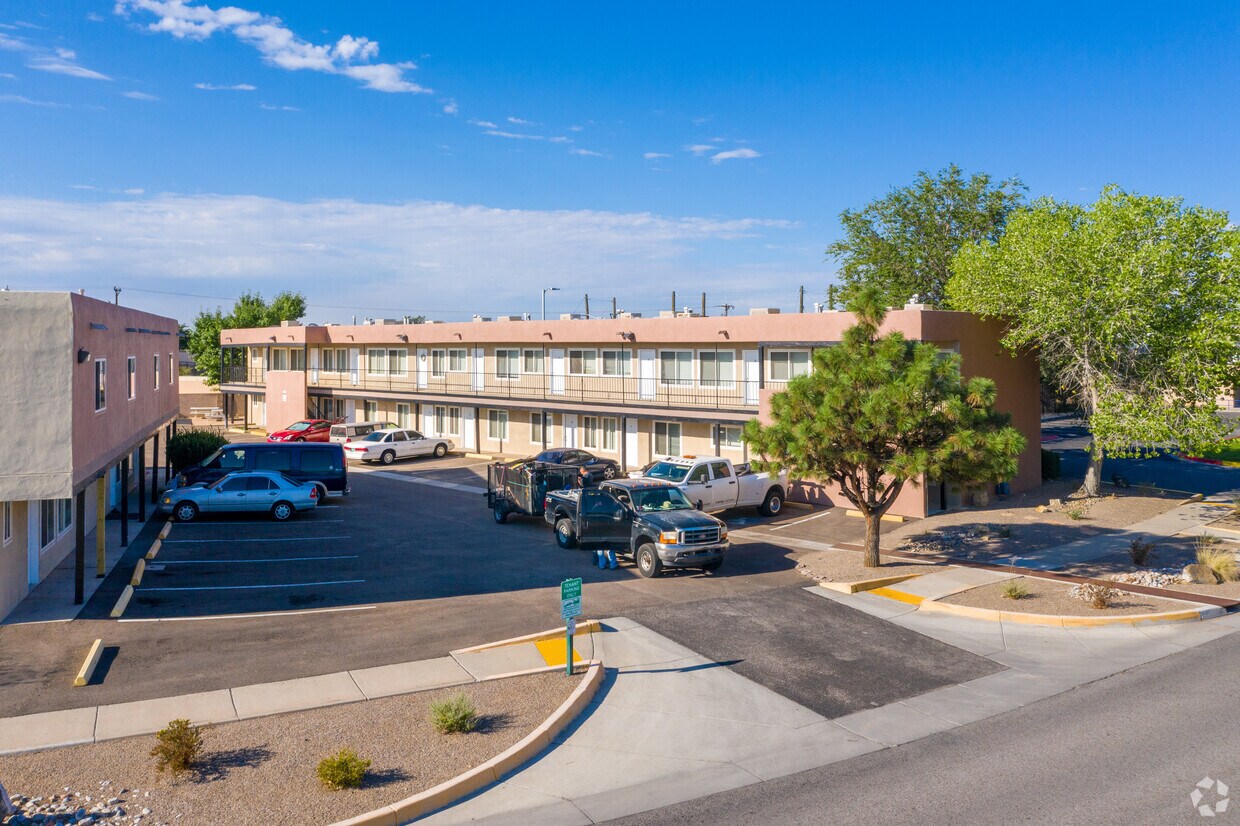 Primary Photo - Corona Del Sol Apartments