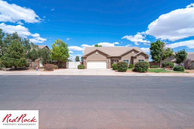 Building Photo - Incredible Property Located in Ivins with ...