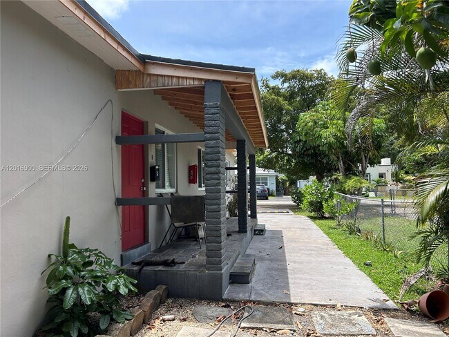 Foto del edificio - 2843 SW 37th Ct