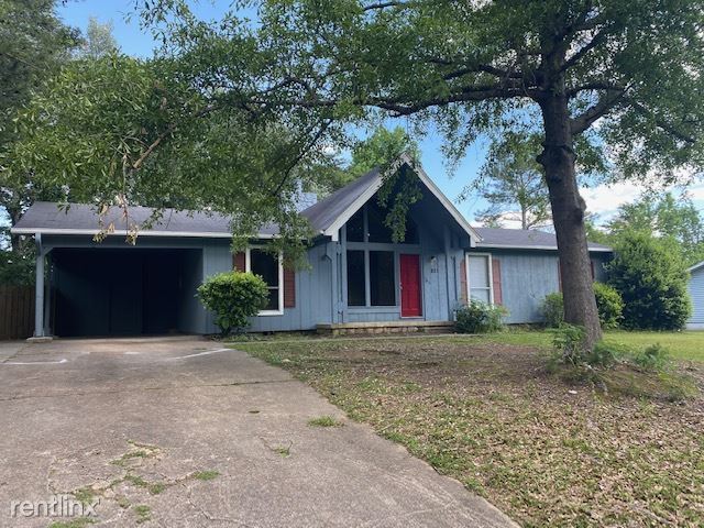 Primary Photo - 4 br, 2 bath House - 821 Twin Ridge Drive