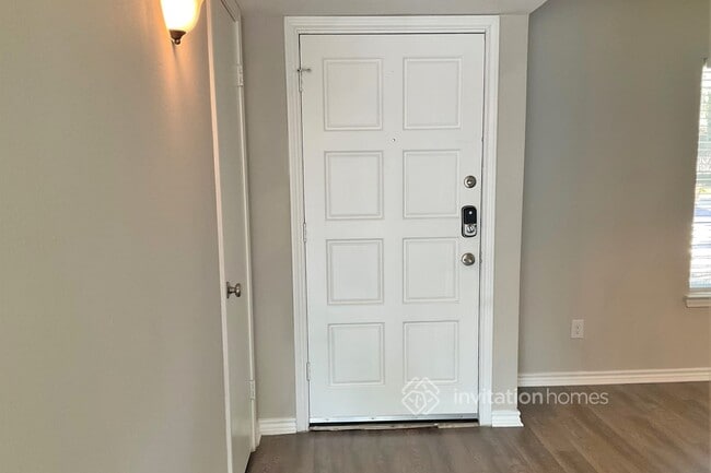 Foto del edificio - 425 Birchwood Dr