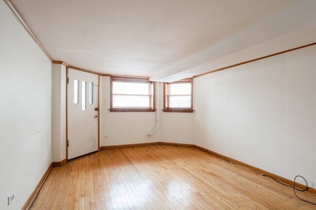 Foto del edificio - 2501 W Ainslie St