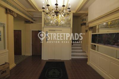 Building Photo - bedroom in Brookline MA 02446