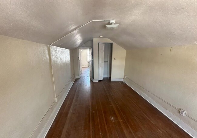 Building Photo - 808 Elm St