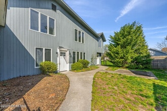 Building Photo - 94 Monmouth Rd