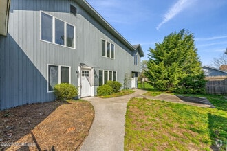 Building Photo - 94 Monmouth Rd