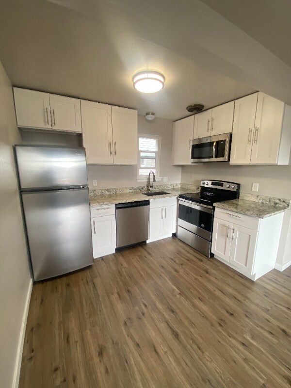 Building Photo - 1215 Queen Anne Ave N